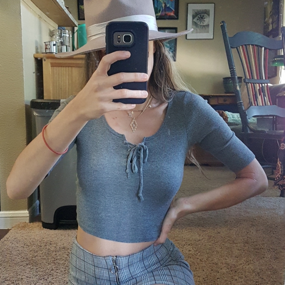 Grey crop shirt